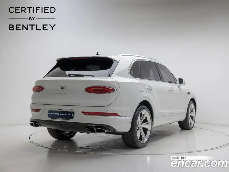 Bentley Bentayga 2025 4.0 гидро в Москве № 864244, фото 4