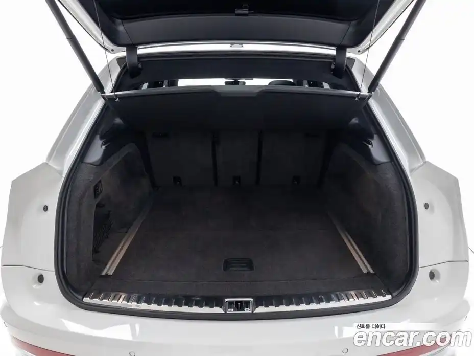 Bentley Bentayga 2025 4.0 гидро в Москве № 864244, фото 9