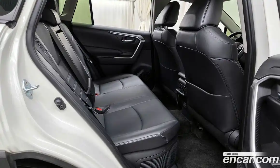 Toyota RAV4 2022 2.5 гидро в Москве № 896744, фото 12
