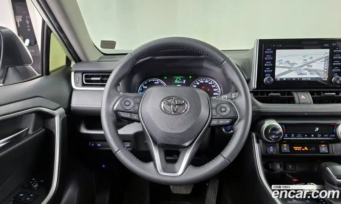 Toyota RAV4 2022 2.5 гидро в Москве № 896744, фото 13