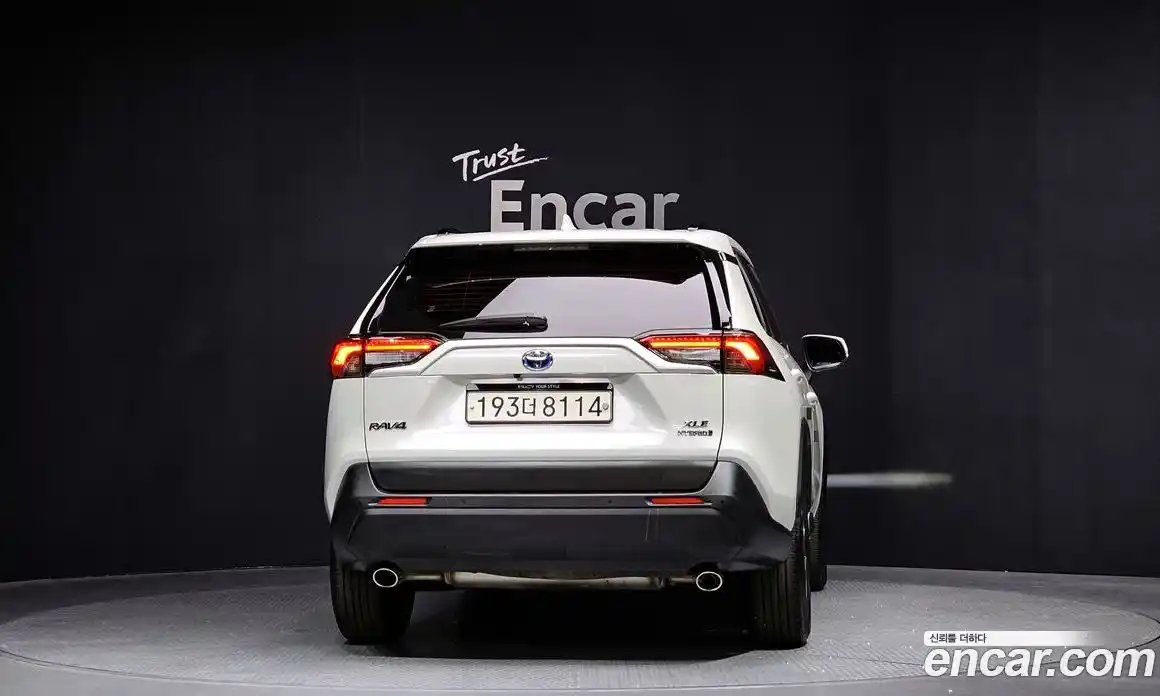 Toyota RAV4 2022 2.5 гидро в Москве № 896744, фото 4
