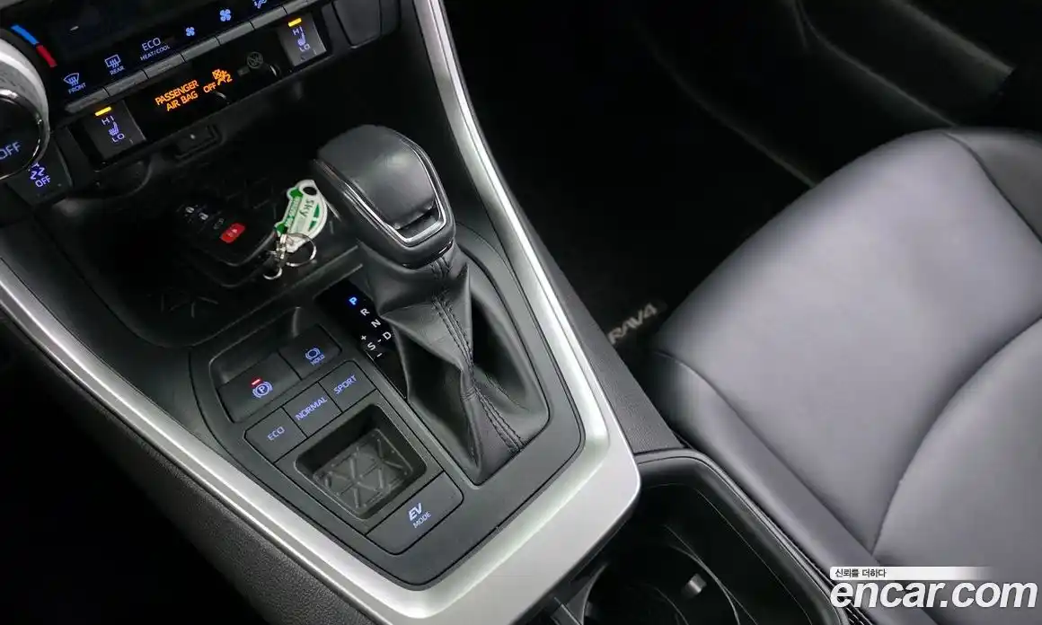 Toyota RAV4 2022 2.5 гидро в Москве № 896744, фото 9