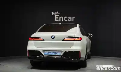 BMW i7 2023 0.3 гидро в Москве № 968262, миниатюра 4