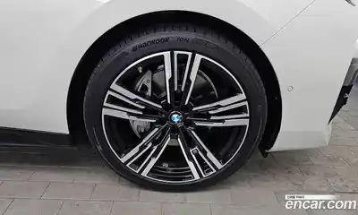 BMW i7 2023 0.3 гидро в Москве № 968262, миниатюра 5