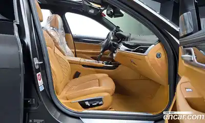 BMW 7-Series 2017 6.6 Автомат в Москве № 968892, миниатюра 11
