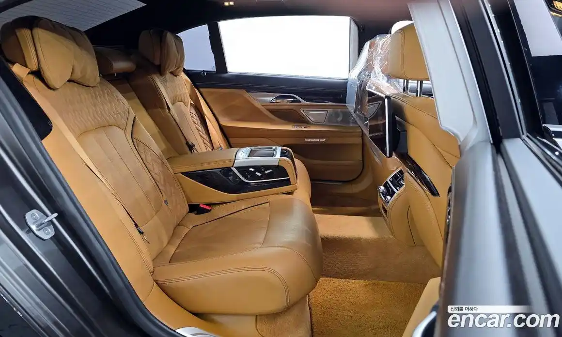 BMW 7-Series 2017 6.6 Автомат в Москве № 968892, фото 12