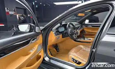 BMW 7-Series 2017 6.6 Автомат в Москве № 968892, миниатюра 10
