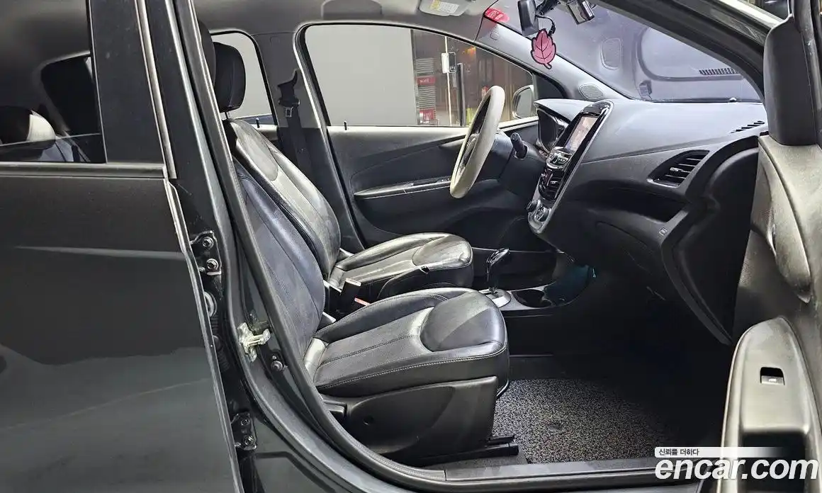 Chevrolet Spark 2017 1.0 Автомат в Москве № 974684, фото 10