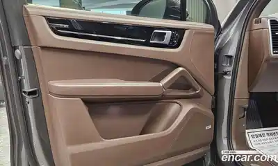 Porsche Cayenne 2019 3.0 гидро в Москве № 974757, миниатюра 11