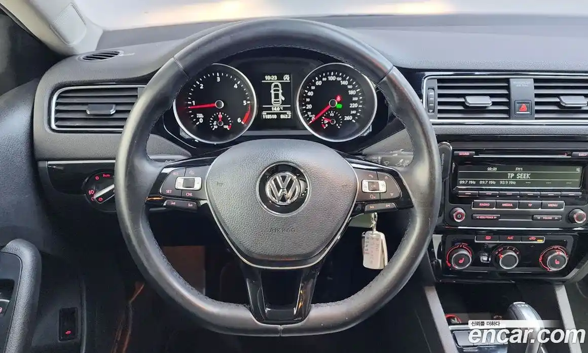 Volkswagen Jetta 2015 2.0 гидро в Москве № 976074, фото 13
