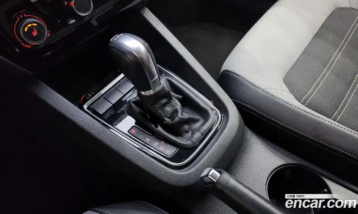 Volkswagen Jetta 2015 2.0 гидро в Москве № 976074, фото 9