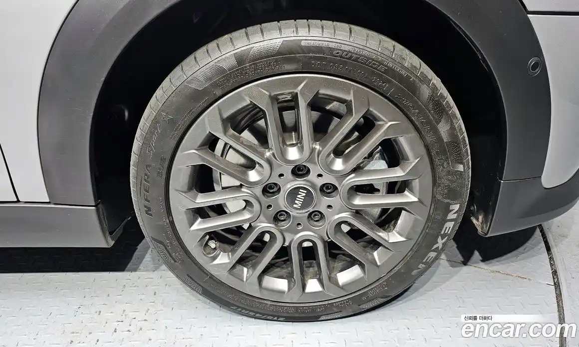 Mini Cooper 2024 2.0 гидро в Москве, фото 5