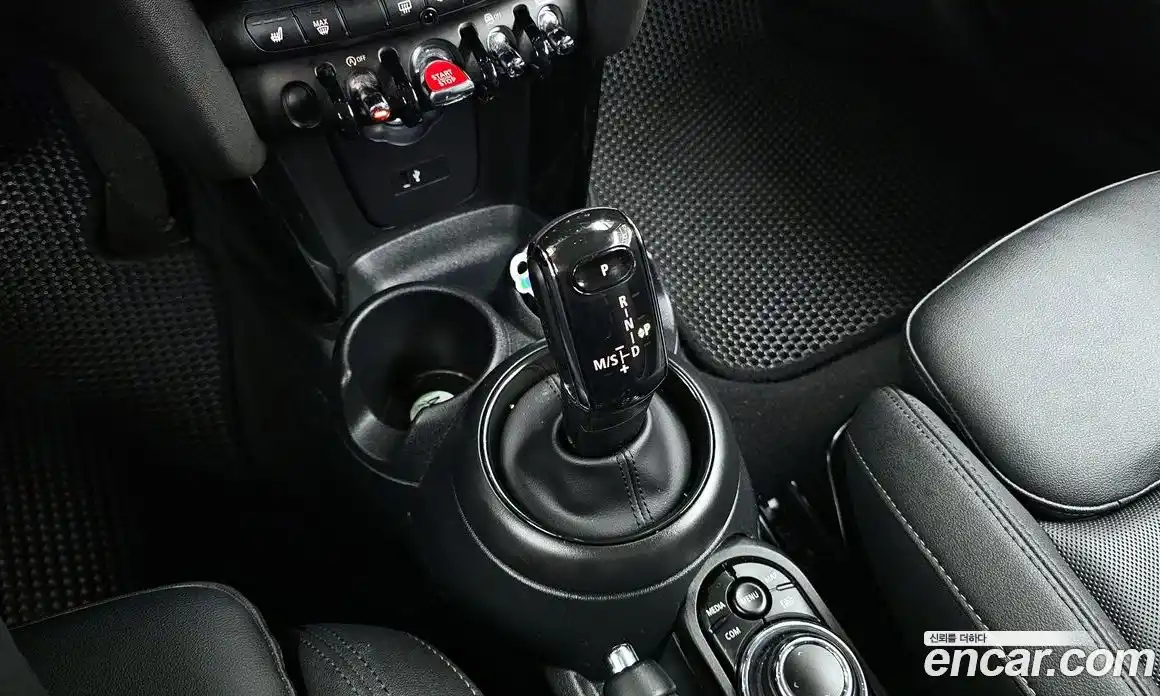 Mini Cooper 2023 1.5 гидро в Москве № 1013661, фото 9