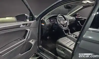 Volkswagen Tiguan 2024 2.0 гидро в Москве № 1014491, миниатюра 12