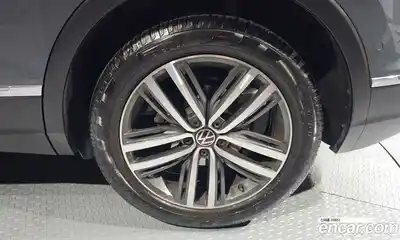 Volkswagen Tiguan 2024 2.0 гидро в Москве № 1014491, миниатюра 5