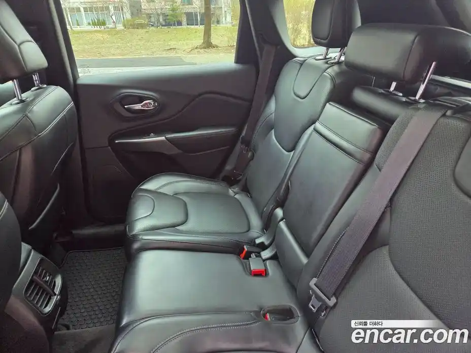 Jeep Cherokee 2018 2.4 гидро в Москве № 1015139, фото 19