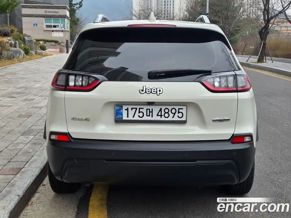 Jeep Cherokee 2018 2.4 гидро в Москве № 1015139, фото 4