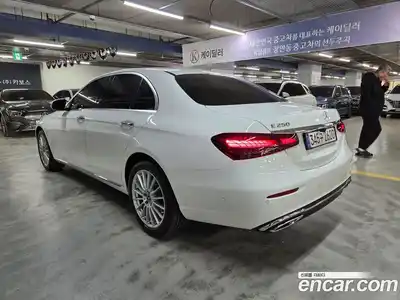 Mercedes-Benz E-Class 2023 2.0 гидро в Москве № 138068, миниатюра 3