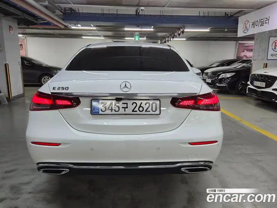 Mercedes-Benz E-Class 2023 2.0 гидро в Москве № 138068, фото 4