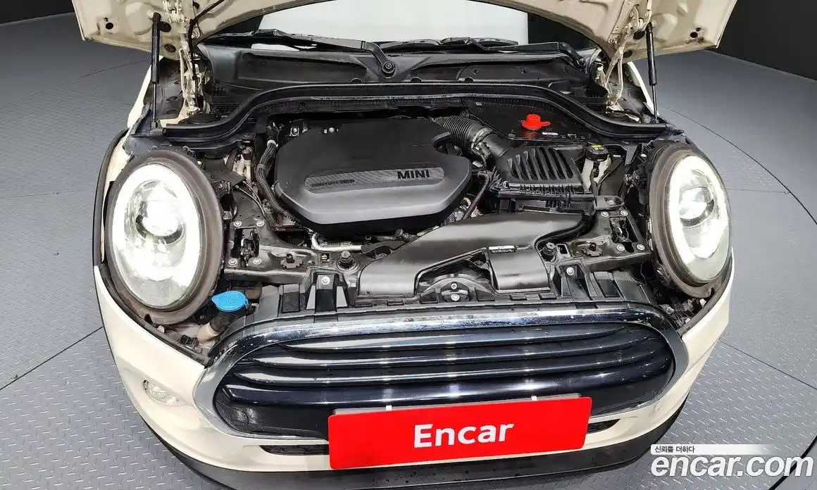Mini Cooper 2018 1.5 гидро в Москве № 153960, фото 6