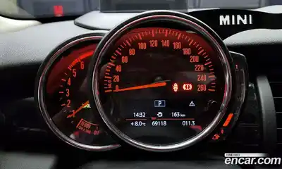 Mini Cooper 2018 1.5 гидро в Москве № 153960, миниатюра 8