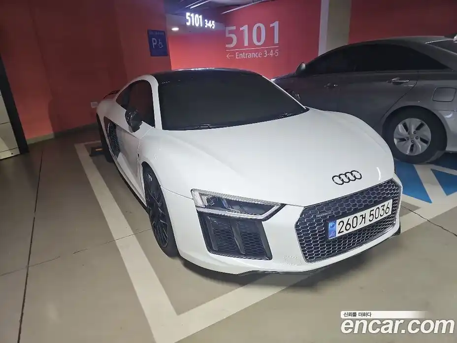 Audi R8 2017 5.2 гидро в Москве № 157716, фото 7