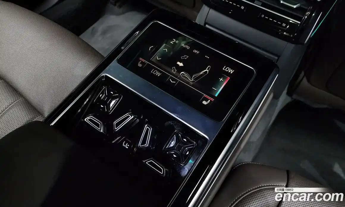 Audi A8 2023 3.0 гидро в Москве № 162406, фото 18