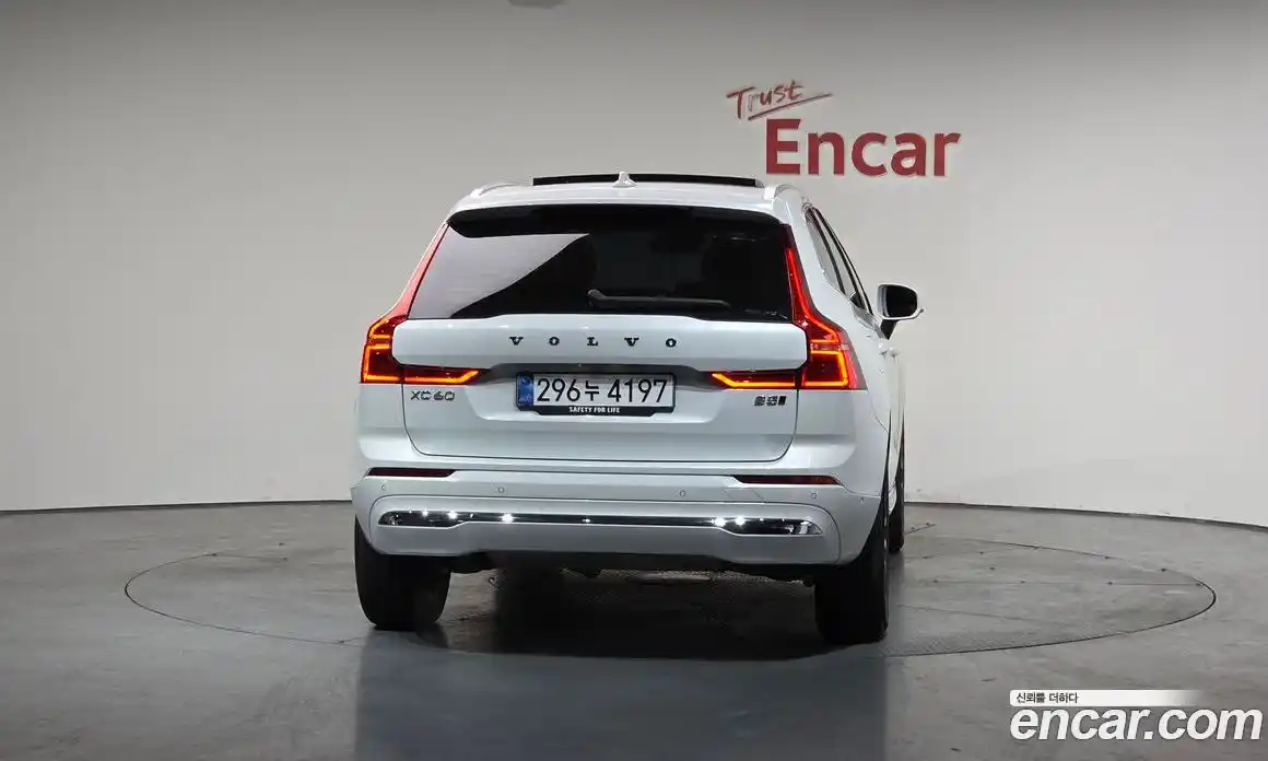 Volvo XC60 2025 2.0 гидро в Москве № 164210, фото 3