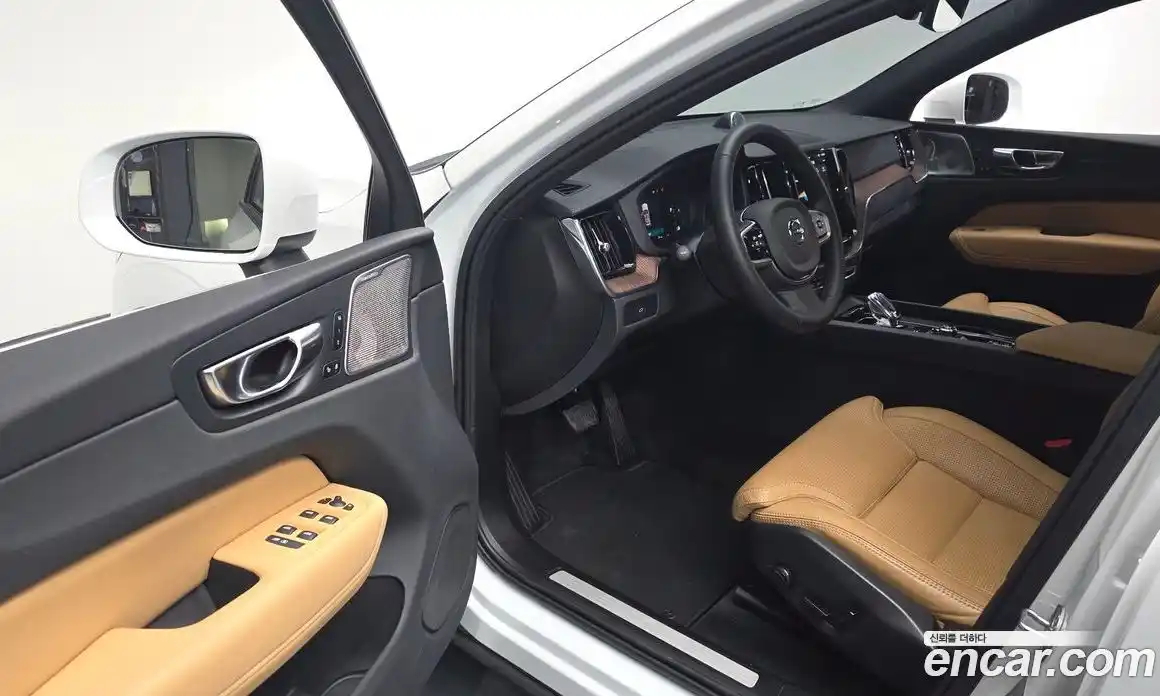 Volvo XC60 2025 2.0 гидро в Москве № 164210, фото 10