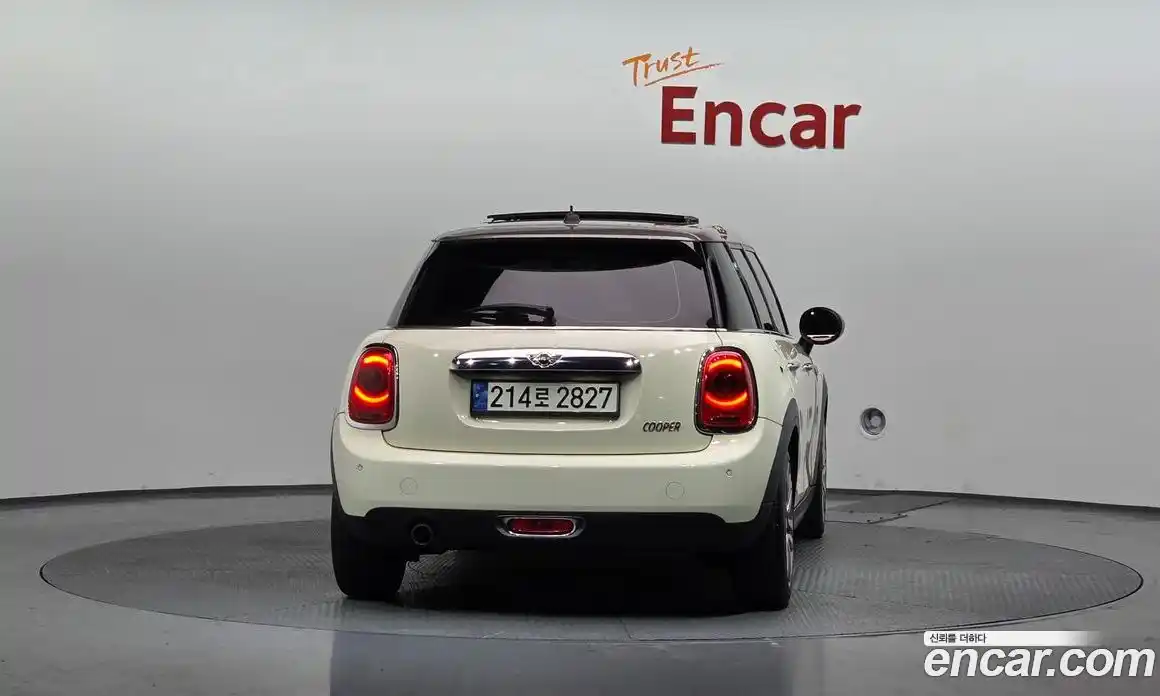 Mini Cooper 2016 1.5 гидро в Москве № 167123, фото 4