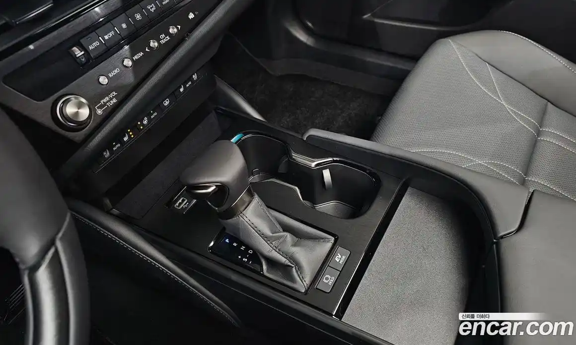 Lexus ES 2025 2.5 гидро в Москве № 167954, фото 9