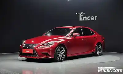 Lexus IS, 2016