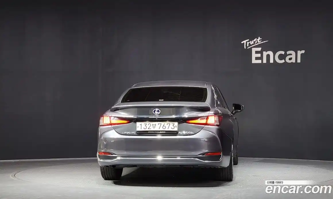 Lexus ES 2022 2.5 гидро в Москве № 168251, фото 4