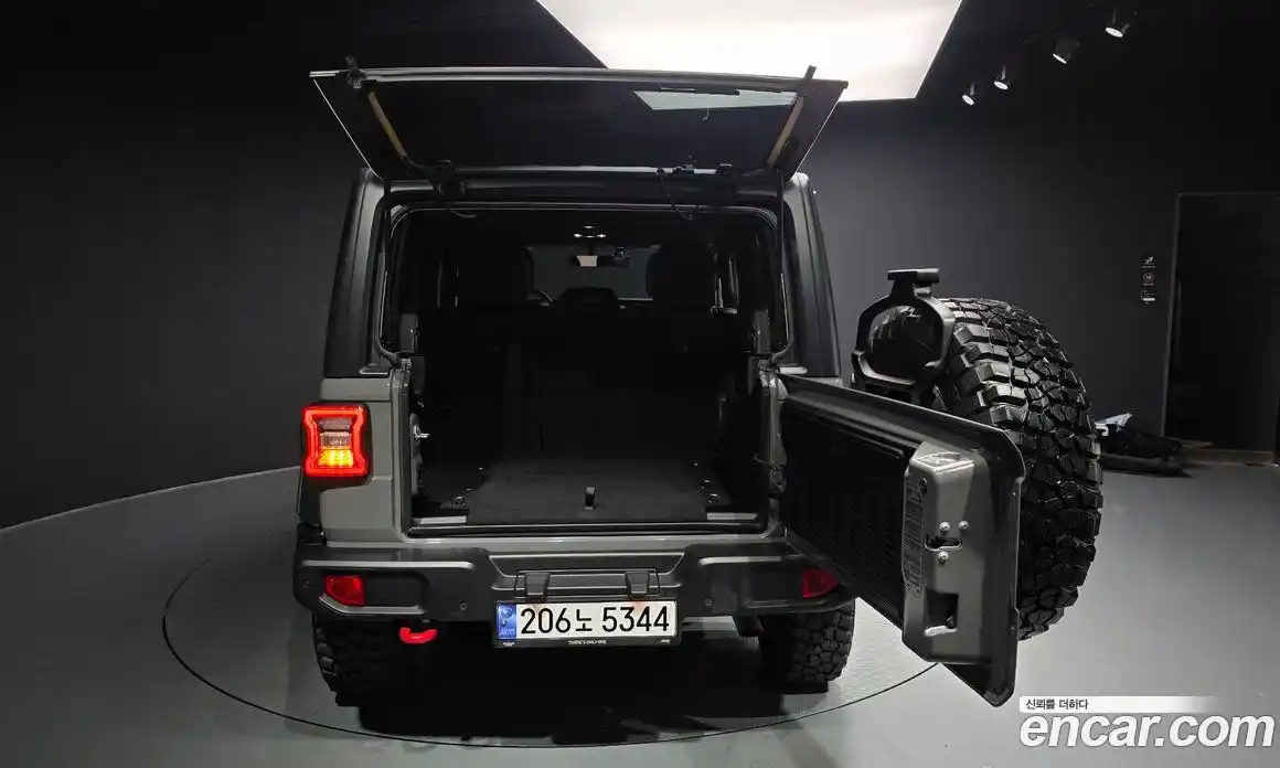 Jeep Wrangler 2023 2.0 гидро в Москве № 169403, фото 20
