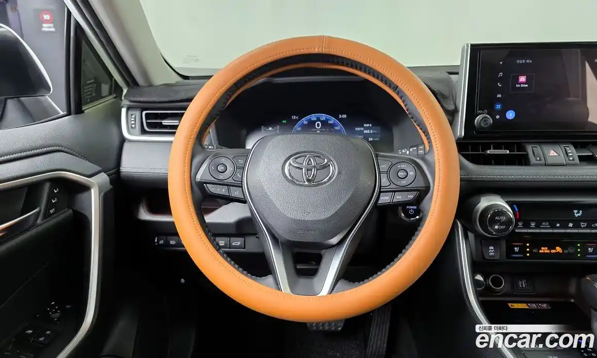 Toyota RAV4 2023 2.5 гидро в Москве № 170187, фото 13