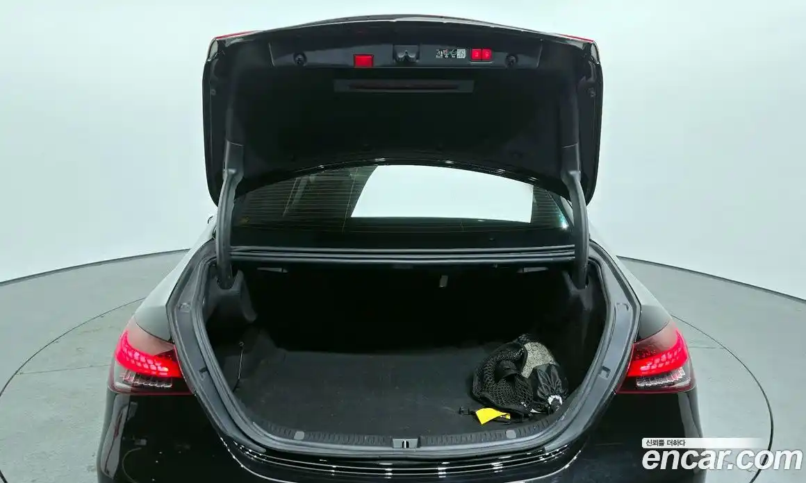 Mercedes-Benz E-Class 2022 2.0 гидро, фото 20