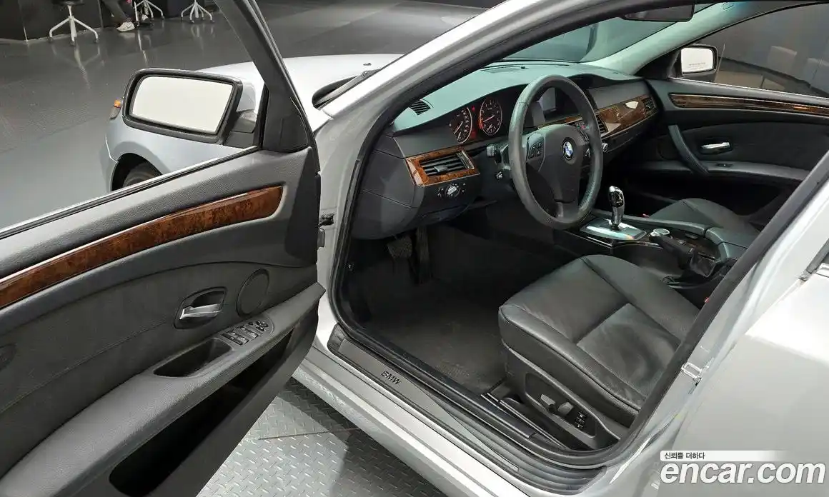 BMW 5-Series 2008 3.0 гидро в Москве № 189147, фото 10