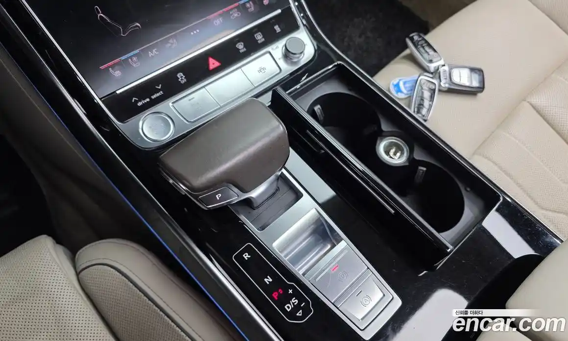 Audi A8 2018 3.0 гидро в Москве № 196546, фото 9