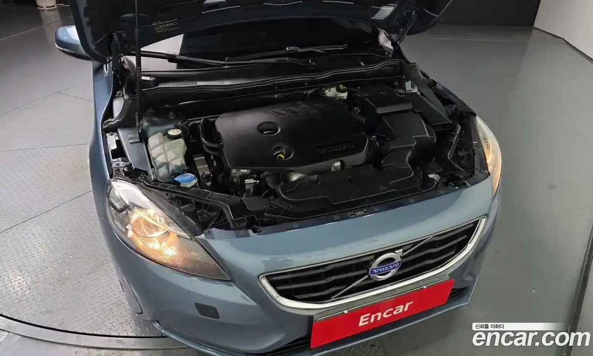 Volvo V40 2014 1.6 гидро в Москве № 197013, фото 6