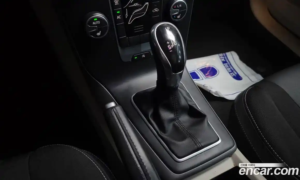 Volvo V40 2014 1.6 гидро в Москве № 197013, фото 9