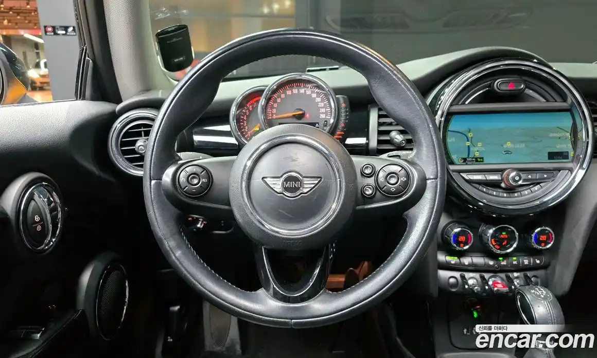 Mini Cooper 2015 1.5 гидро в Москве № 198331, фото 13
