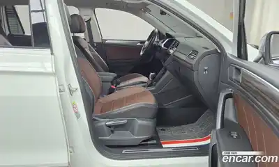 Volkswagen Tiguan 2023 2.0 гидро в Москве № 198934, миниатюра 11