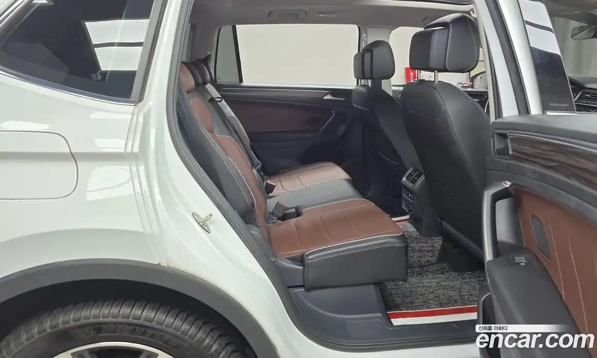 Volkswagen Tiguan 2023 2.0 гидро в Москве № 198934, фото 12