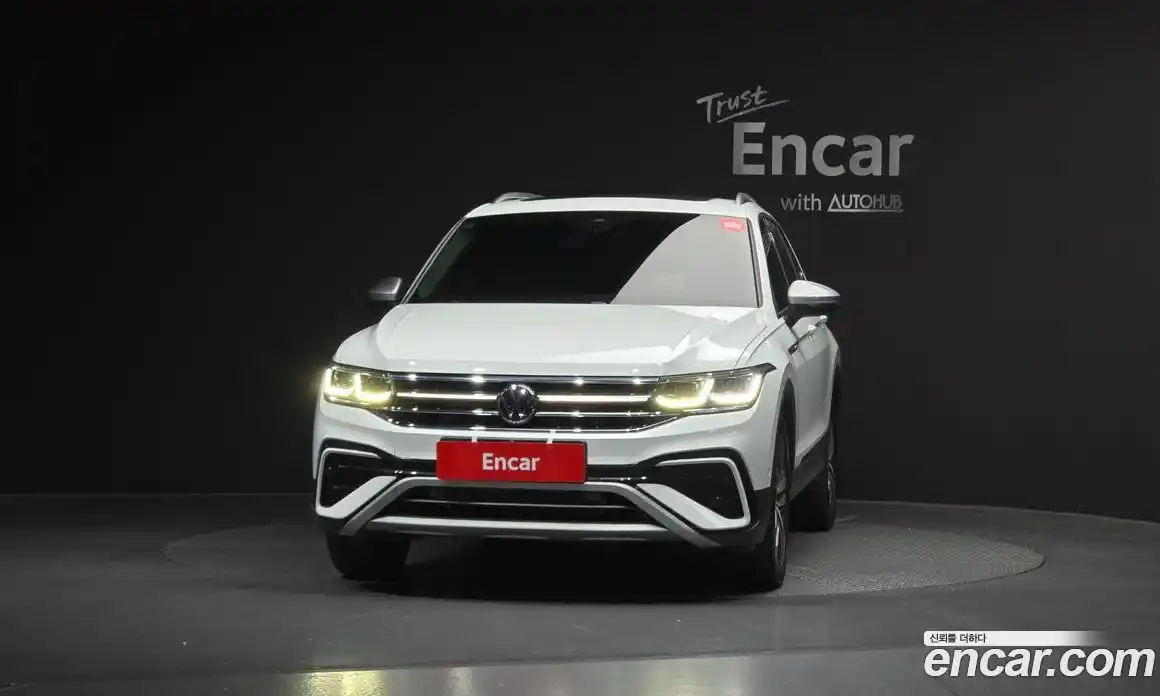 Volkswagen Tiguan 2023 2.0 гидро в Москве № 198934, фото 3