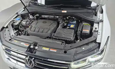 Volkswagen Tiguan 2023 2.0 гидро в Москве № 198934, миниатюра 6