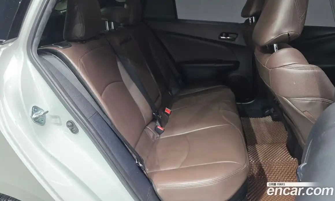 Toyota Prius 2021 1.8 гидро в Москве № 199613, фото 12