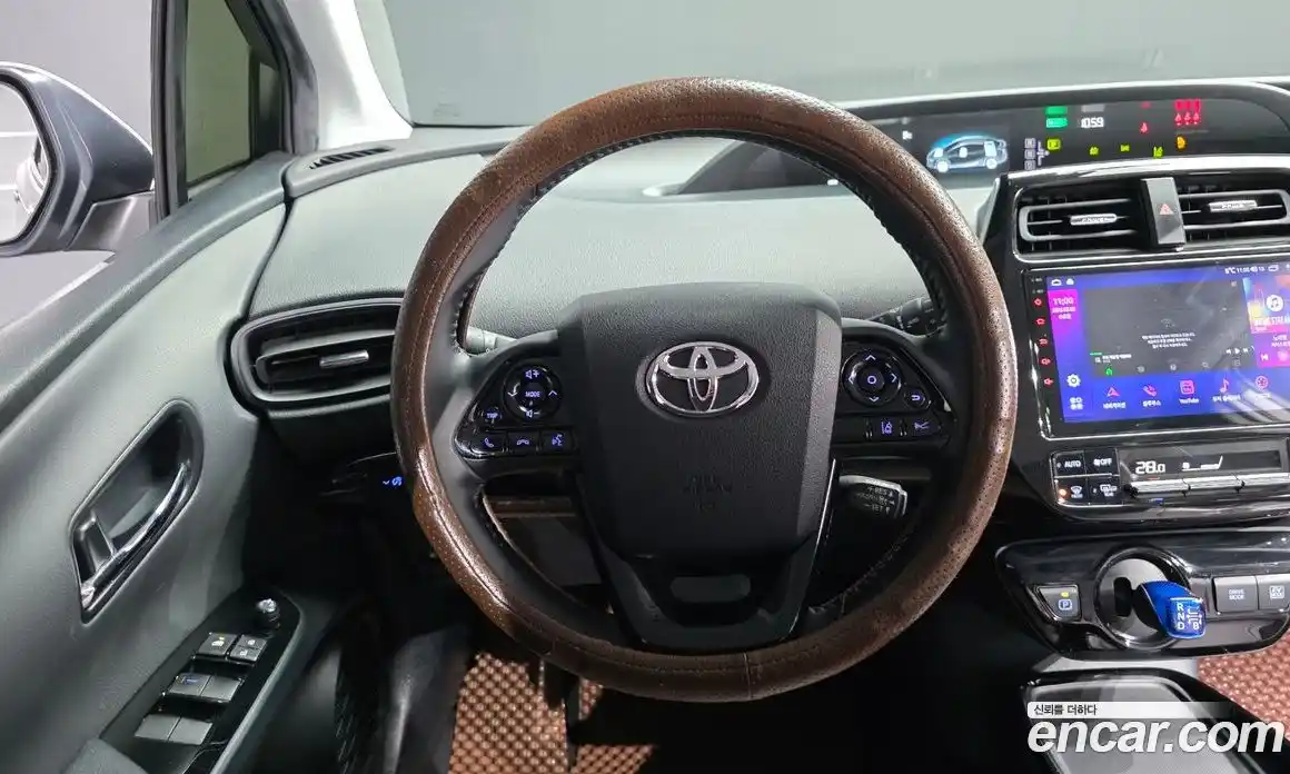 Toyota Prius 2021 1.8 гидро в Москве № 199613, фото 13