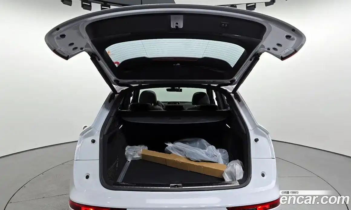 Audi SQ5 2020 3.0 гидро в Москве № 212389, фото 20