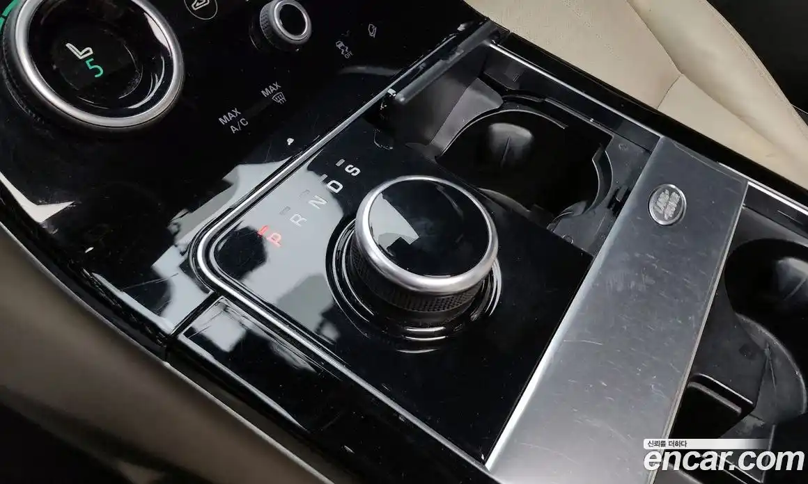 Land Rover Range-Rover Velar 2018 3.0 гидро в Москве № 213674, фото 9