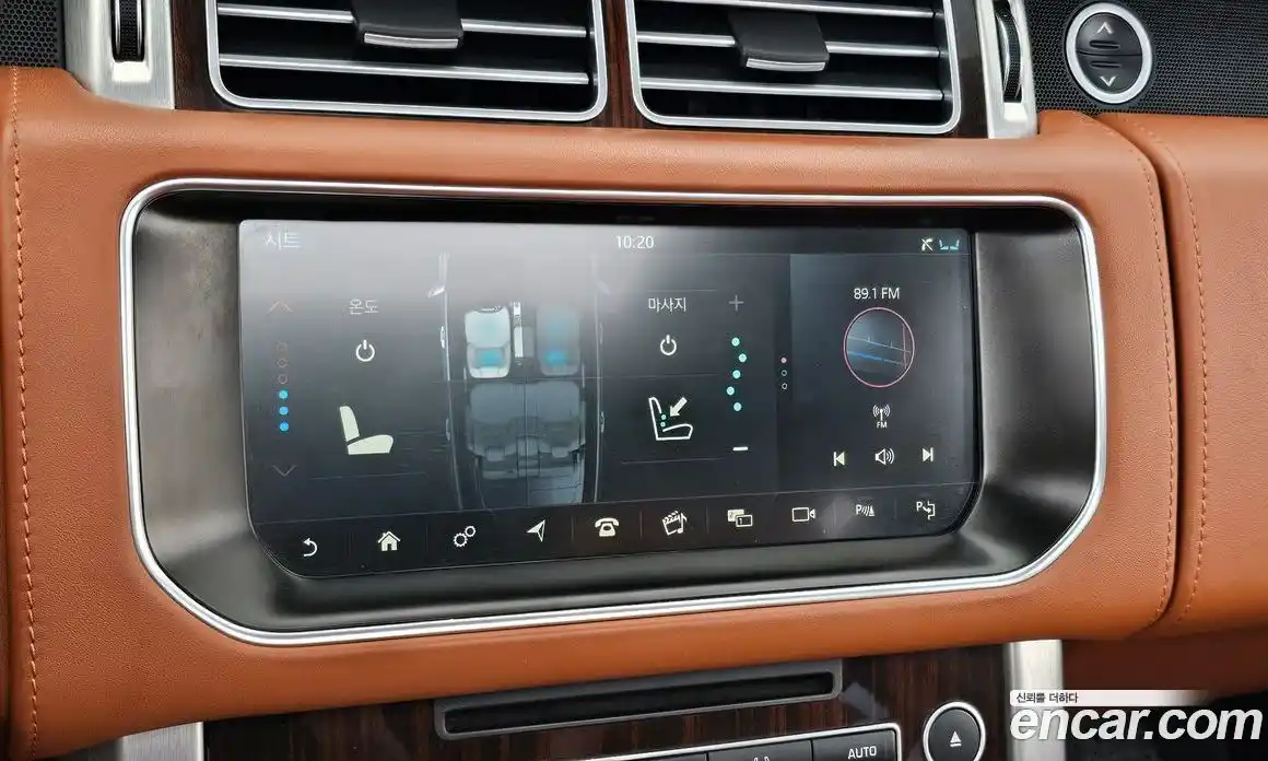 Land Rover Range-Rover 2017 4.4 гидро в Москве № 213730, фото 17